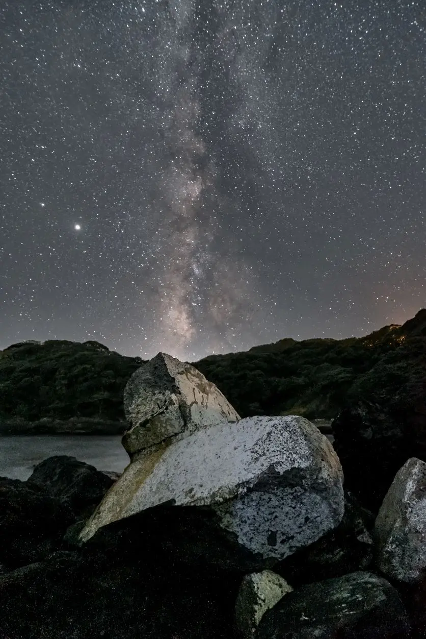 夜空の写真をきれいに撮るには？撮影のコツやレンズの選び方をご紹介