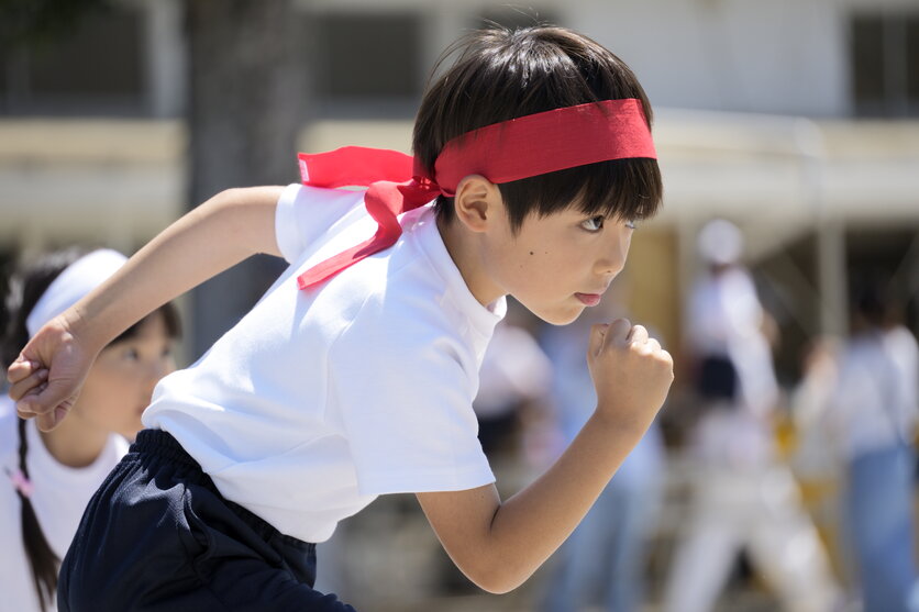 写真家 アオイ氏がタムロン50-300mm F4.5-6.3 (Model A069)ソニー Eマウントで撮る、子供の運動会